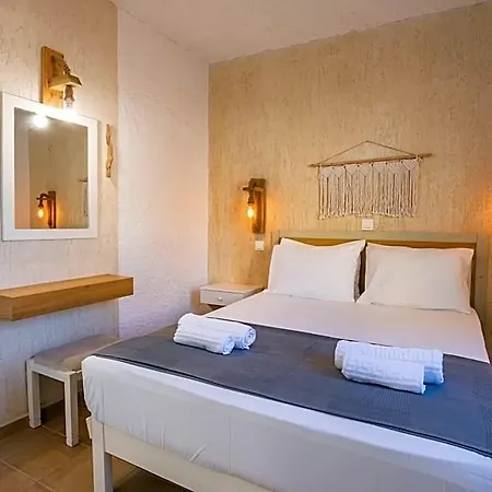 Apart-hotel Elenis 2*