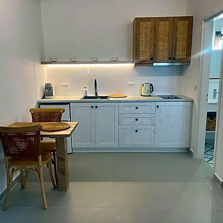 Elenis Apart-hotel